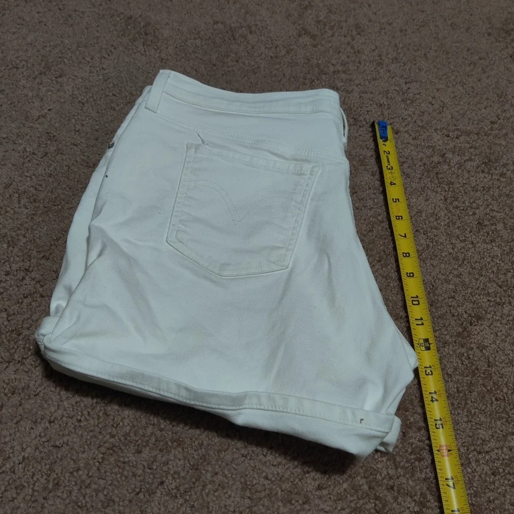 Levi's Mid Length‎ Shorts Womens 34 White Denim Cuffed Distressed Stretch New